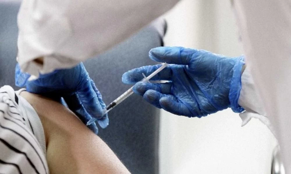 Αντιγριπικό εμβόλιο: Ξεκινά σήμερα η συνταγογράφηση – Πότε θα το κάνουν όσοι νόσησαν με κορονοϊό